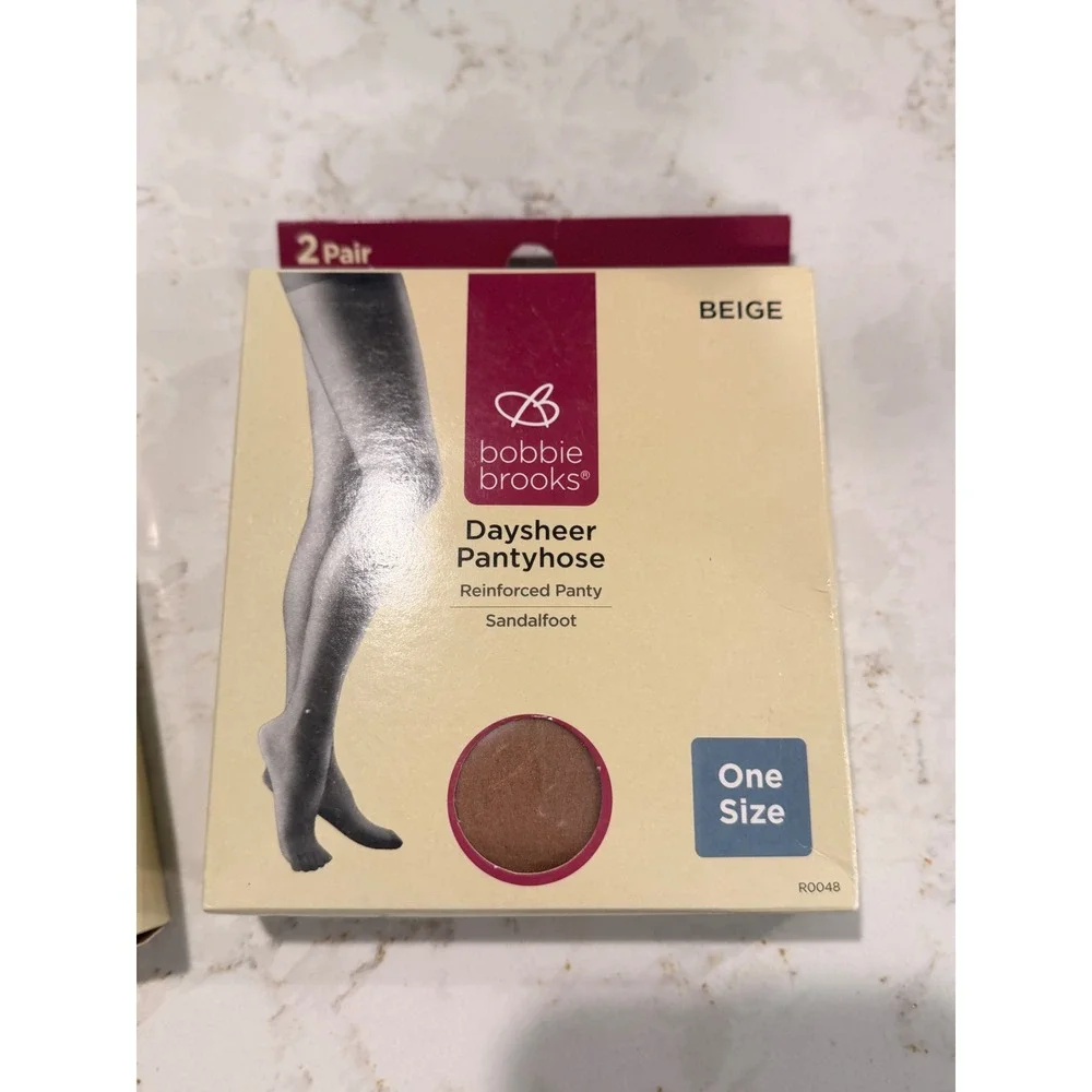 Bobbie Brooks Daysheer Pantyhose Beige Reinforced Panty Preppy 2 Boxes 4 Pairs